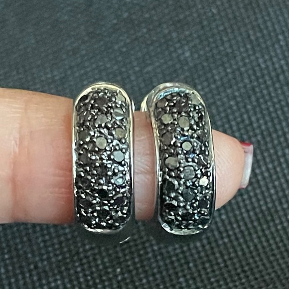 Black spinel sterling silver hoop earrings - Picture 3 of 6